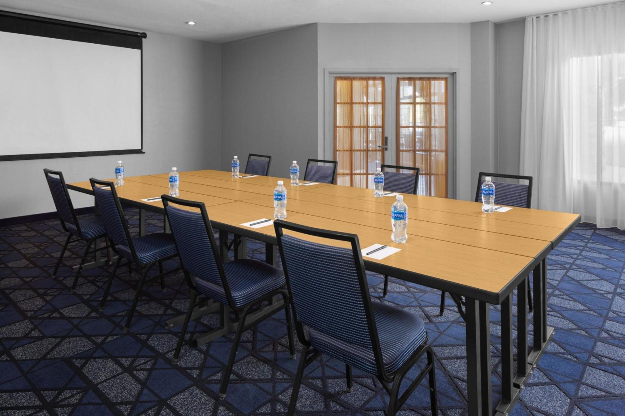 Hotel Courtyard By Marriott Rancho Bernardo 3*