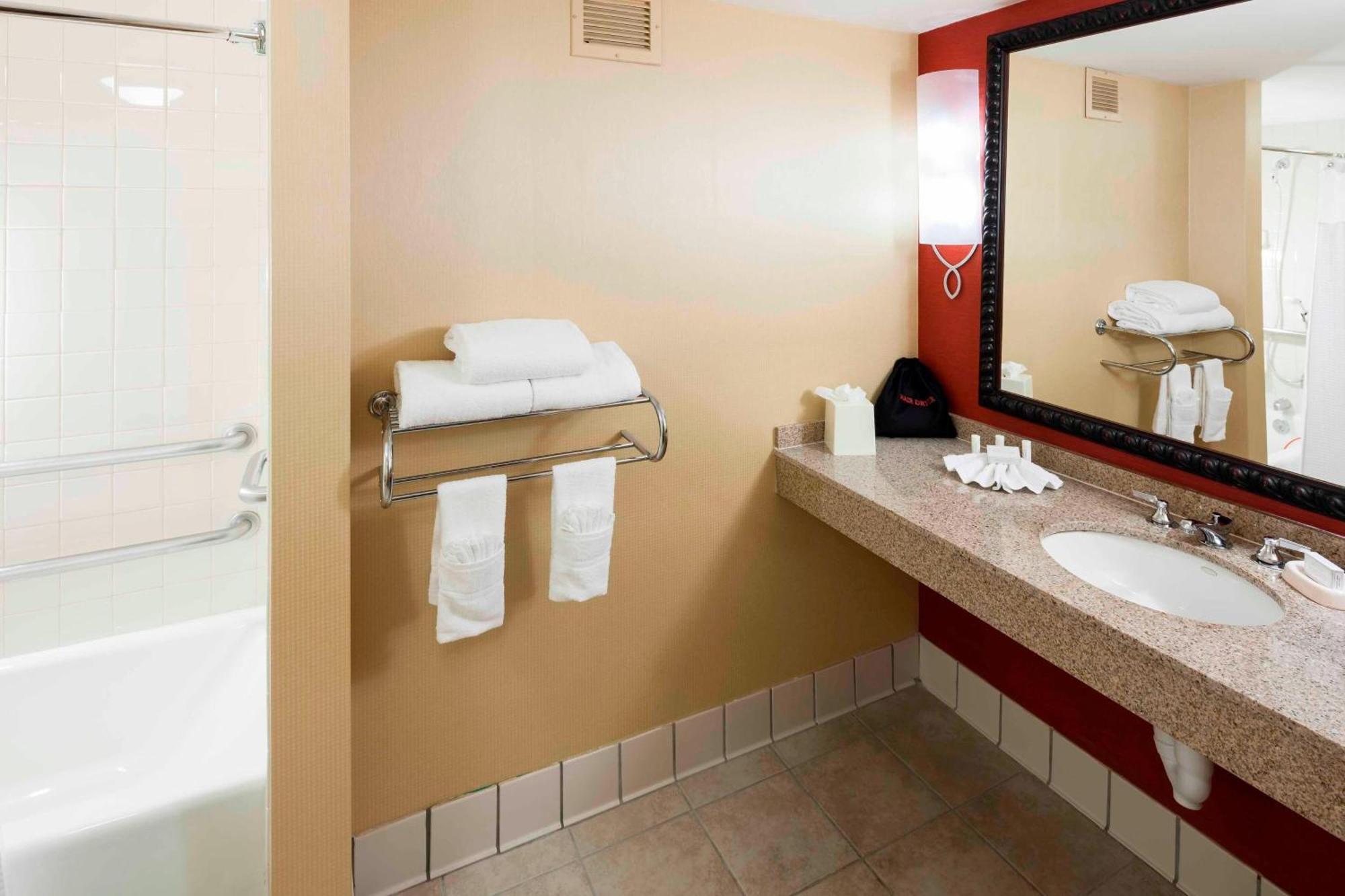 Courtyard By Marriott Rancho Bernardo